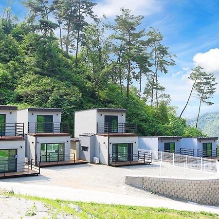 Hongcheon Stone Brown Pension Exterior foto